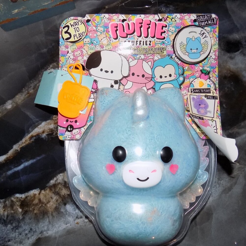 Fluffie Stuffiez Collectible Feature Sky Pegasus Plush NEW